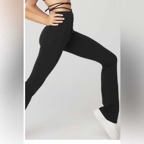 Alo Yoga Airbrush High Waist Cinch Flare Legging in Black - Picture 3 of 10
